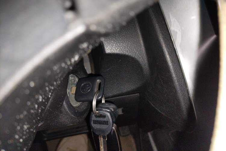 Used Venucia R50X 2013 1.6L Automatic Model Vehicle Key