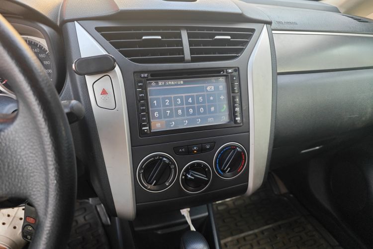 Used Venucia R50X 2013 1.6L Automatic Model Audio And AC Panel