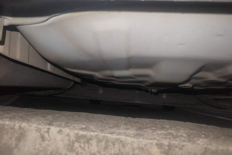 Used Venucia R50X 2013 1.6L Automatic Model Chassis Rear