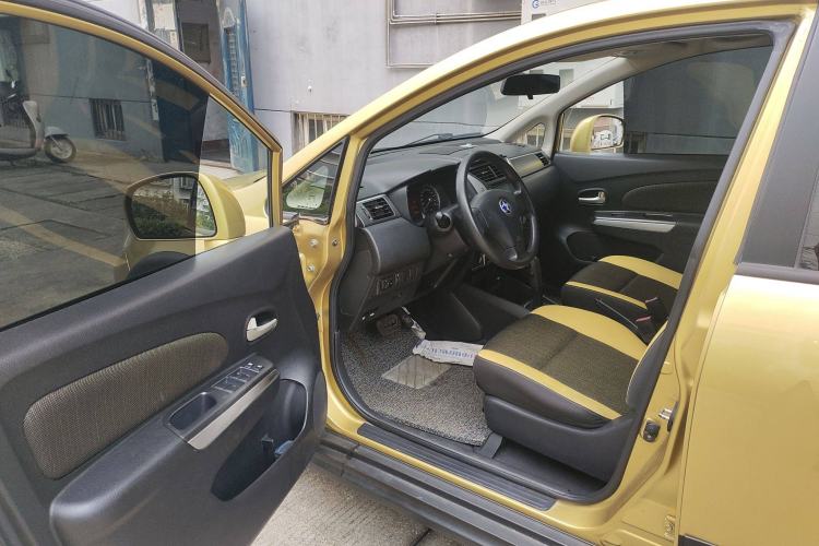 Used Venucia R50X 2013 1.6L Automatic Model Driver Seat