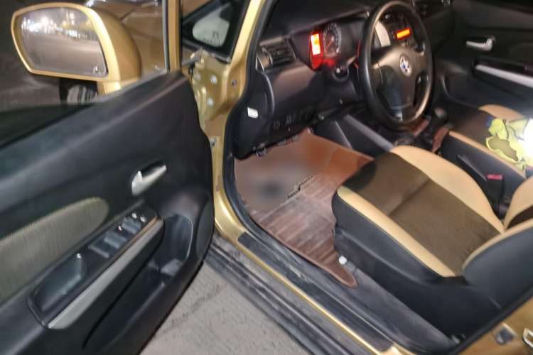 Used Venucia R50X 2013 1.6L Manual Model Driver Seat