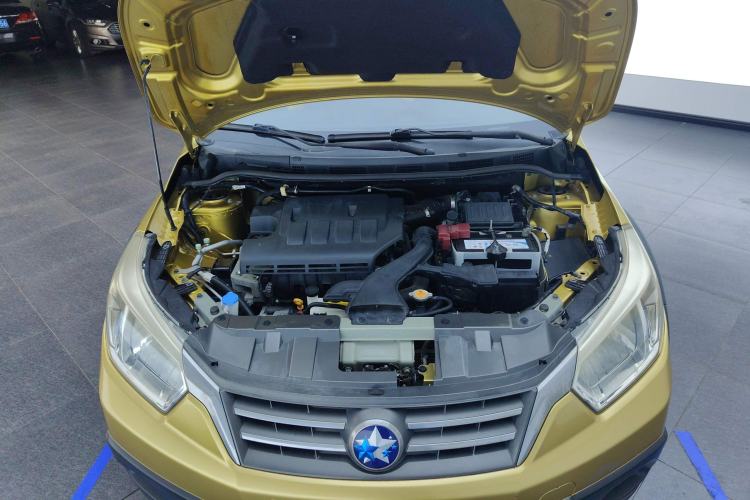 Used Venucia R50X 2013 1.6L Automatic Model Engine Bay