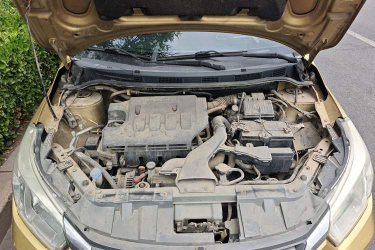 Used Venucia R50X 2013 1.6L Manual Model Engine Bay