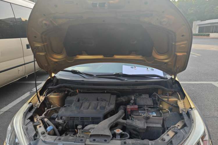 Used Venucia R50X 2013 1.6L Automatic Model Engine Bay