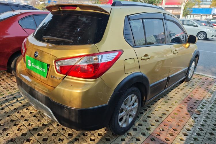 Used Venucia R50X 2013 1.6L Automatic Model Exterior 5