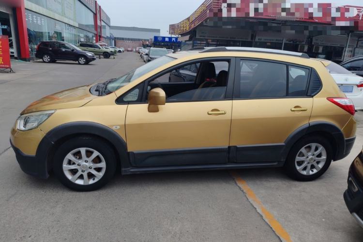 Used Venucia R50X 2013 1.6L Manual Model Exterior 5