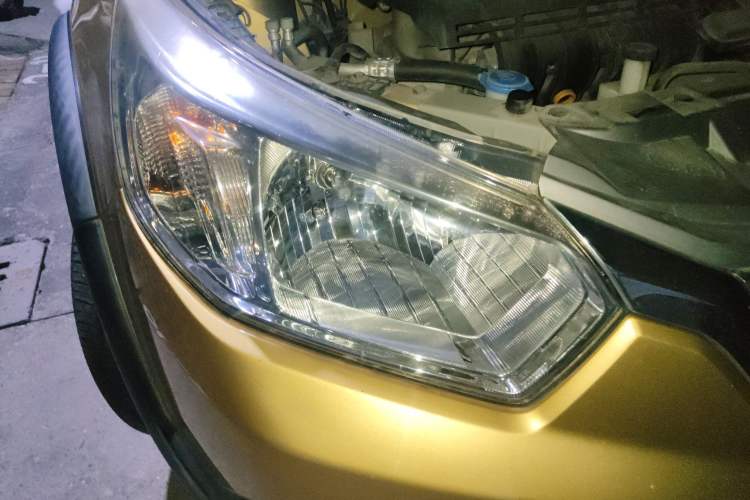 Used Venucia R50X 2013 1.6L Manual Model Exterior 6