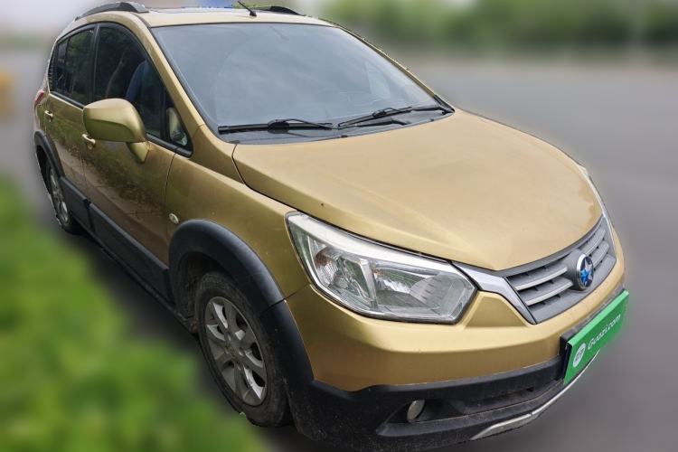 Used Venucia R50X 2013 1.6L Manual Model Front Right 45 Deg