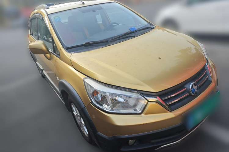 Used Venucia R50X 2013 1.6L Automatic Model Front Right 45 Deg