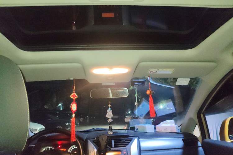 Used Venucia R50X 2013 1.6L Manual Model Headliner