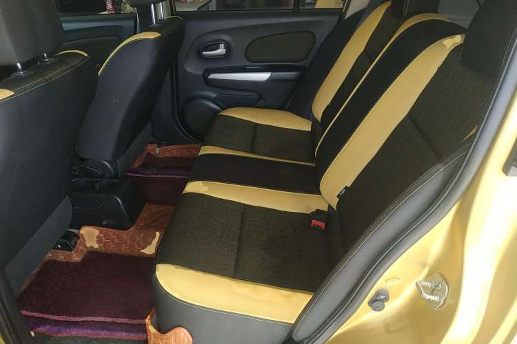 Used Venucia R50X 2013 1.6L Automatic Model Interior 4