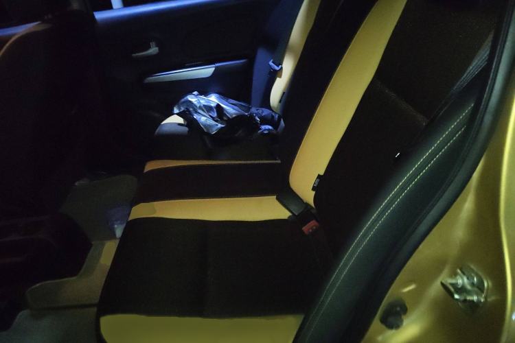 Used Venucia R50X 2013 1.6L Manual Model Interior 4