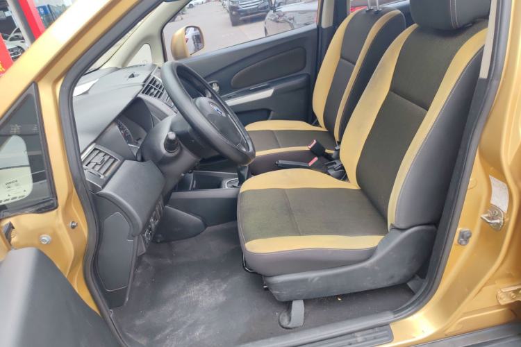 Used Venucia R50X 2013 1.6L Manual Model Interior 6