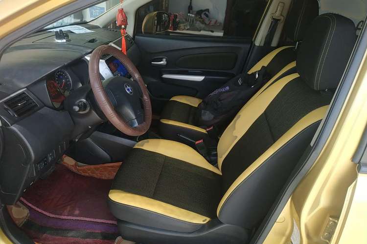 Used Venucia R50X 2013 1.6L Automatic Model Left Front Seat