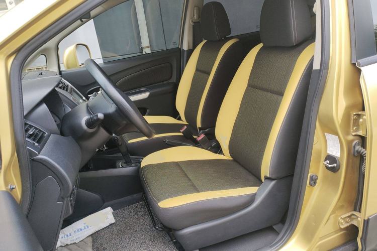 Used Venucia R50X 2013 1.6L Automatic Model Left Front Seat