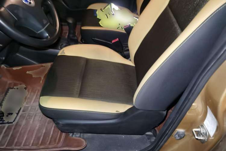 Used Venucia R50X 2013 1.6L Manual Model Left Front Seat