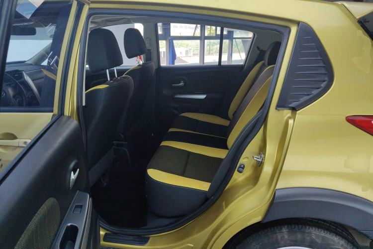 Used Venucia R50X 2013 1.6L Automatic Model Left Rear Seat