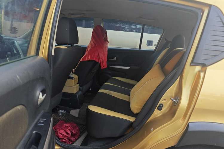 Used Venucia R50X 2013 1.6L Automatic Model Left Rear Seat
