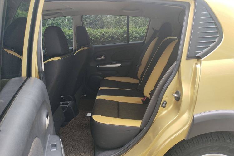Used Venucia R50X 2013 1.6L Automatic Model Left Rear Seat