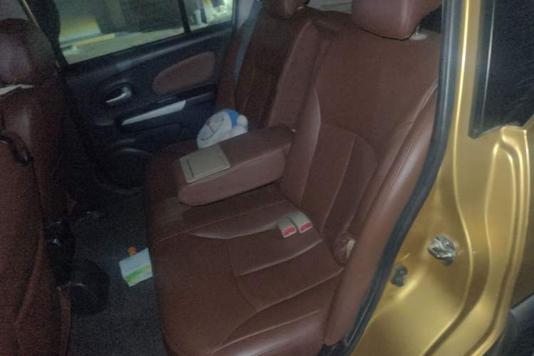 Used Venucia R50X 2013 1.6L Automatic Model Left Rear Seat