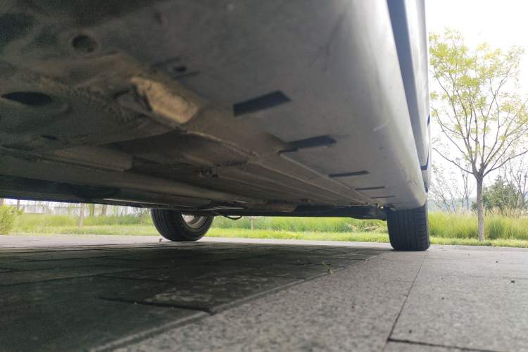 Used Venucia R50X 2013 1.6L Automatic Model Left Side Sill