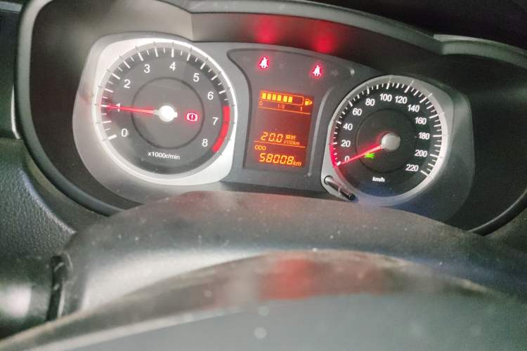 Used Venucia R50X 2013 1.6L Manual Model Odometer Close Up
