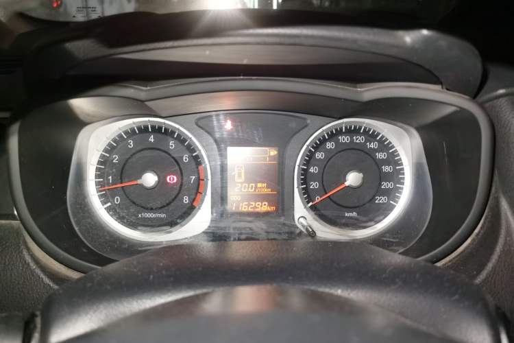 Used Venucia R50X 2013 1.6L Manual Model Odometer Close Up