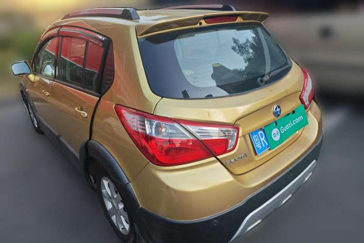 Used Venucia R50X 2013 1.6L Automatic Model Rear Left 45 Deg