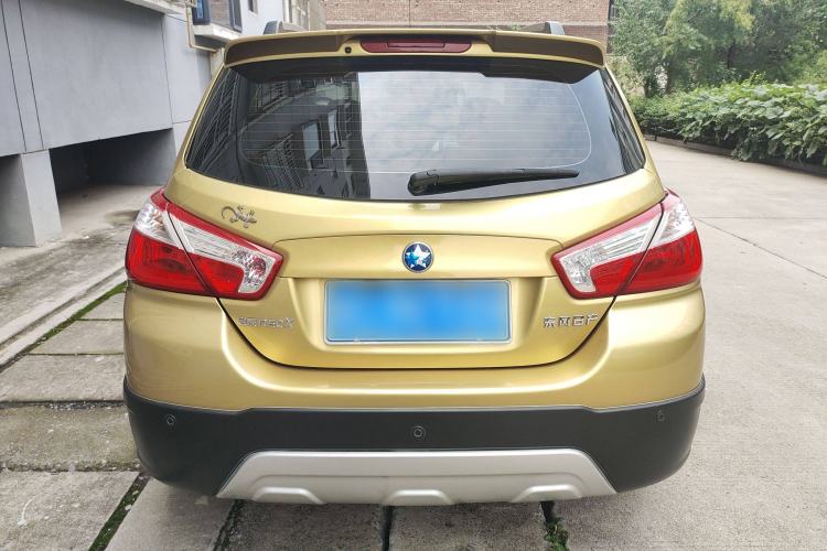 Used Venucia R50X 2013 1.6L Automatic Model Rear
