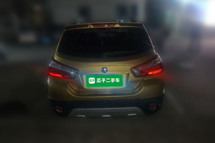 Used Venucia R50X 2013 1.6L Automatic Model Rear