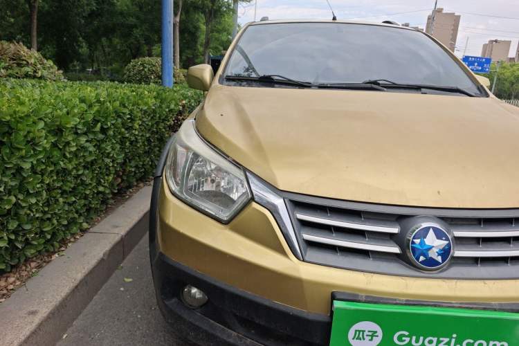 Used Venucia R50X 2013 1.6L Manual Model Right Front Headlight