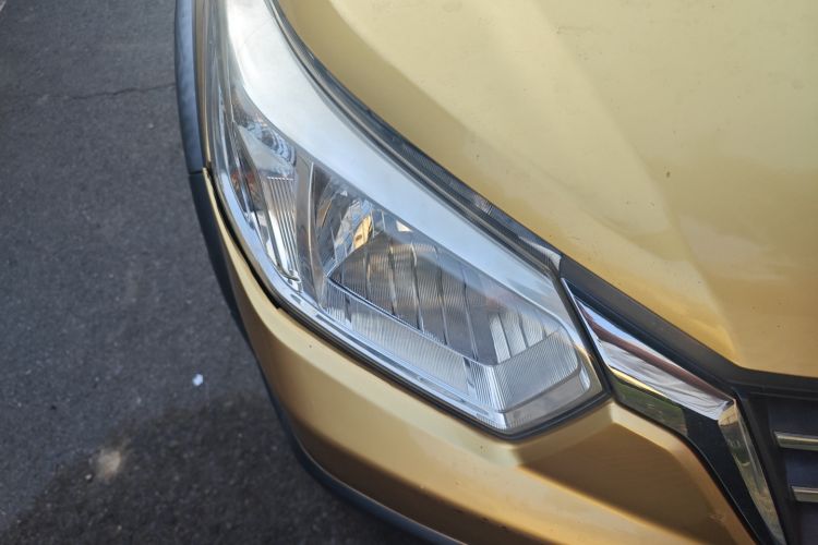 Used Venucia R50X 2013 1.6L Automatic Model Right Front Headlight