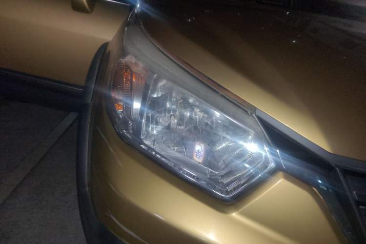 Used Venucia R50X 2013 1.6L Automatic Model Right Front Headlight