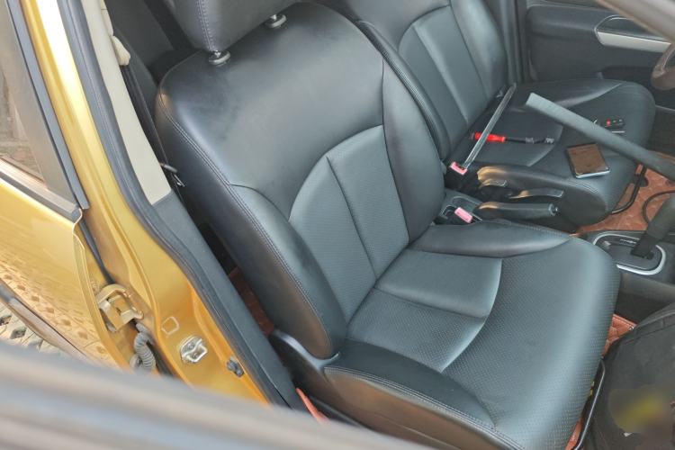 Used Venucia R50X 2013 1.6L Automatic Model Right Front Seat