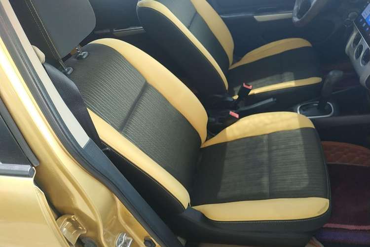 Used Venucia R50X 2013 1.6L Automatic Model Right Front Seat