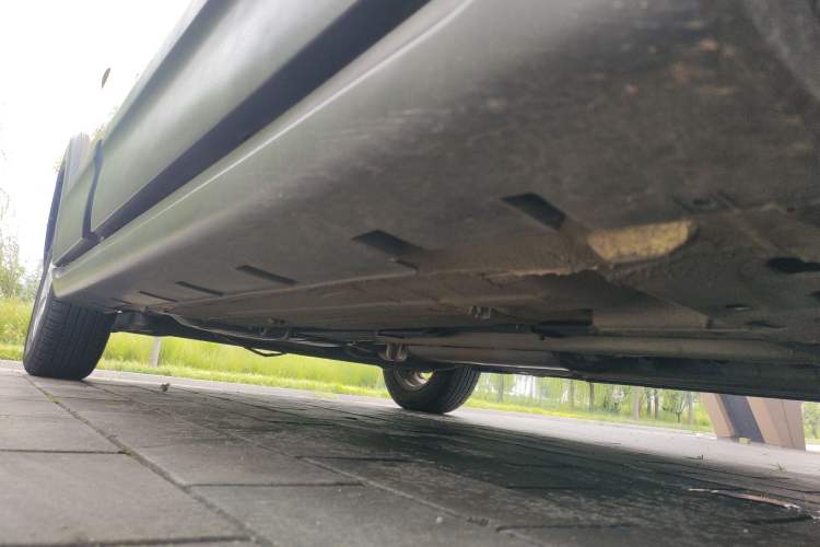 Used Venucia R50X 2013 1.6L Automatic Model Right Side Sill