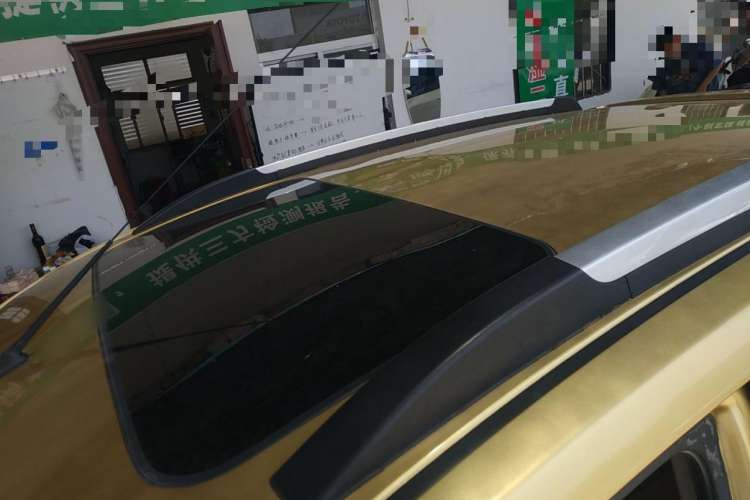 Used Venucia R50X 2013 1.6L Automatic Model Roof