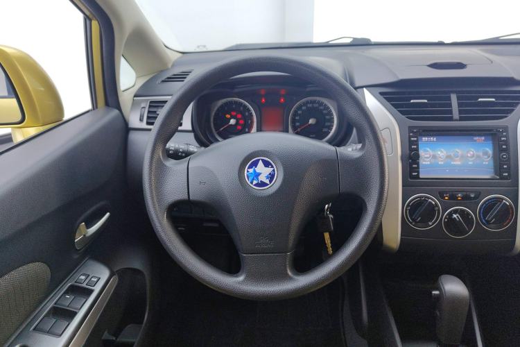 Used Venucia R50X 2013 1.6L Automatic Model Steering Wheel