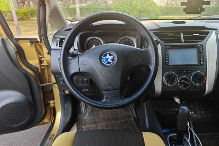 Used Venucia R50X 2013 1.6L Automatic Model Steering Wheel