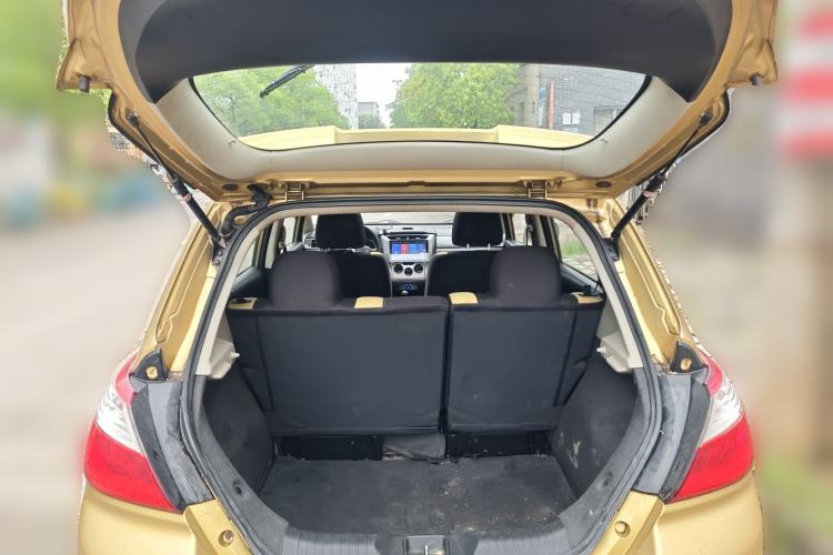 Used Venucia R50X 2013 1.6L Manual Model Trunk