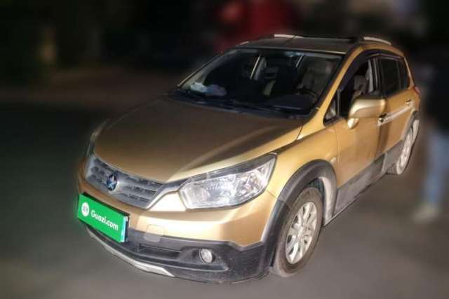 Used Venucia R50X 2013 1.6L Manual Model