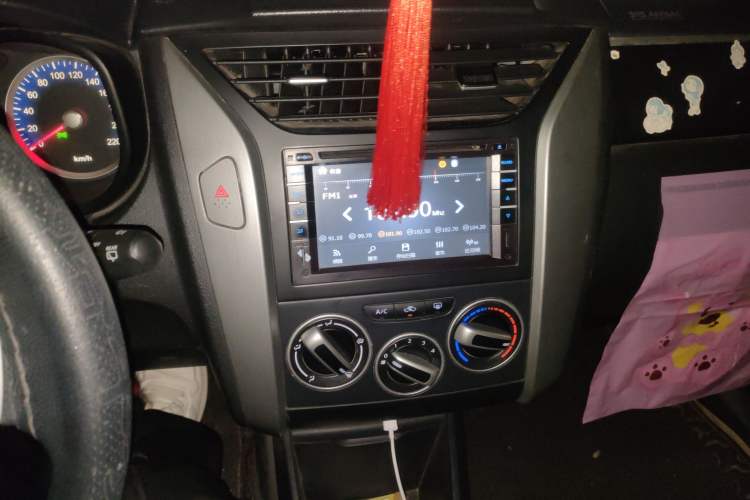 Used Venucia R50X 2015 1.6L Manual Luxury Edition Audio And AC Panel