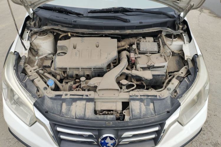 Used Venucia R50X 2015 1.6L Manual Trend Edition Engine Bay