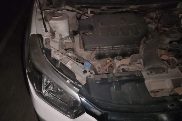 Used Venucia R50X 2015 1.6L Manual Luxury Edition Engine Bay Right
