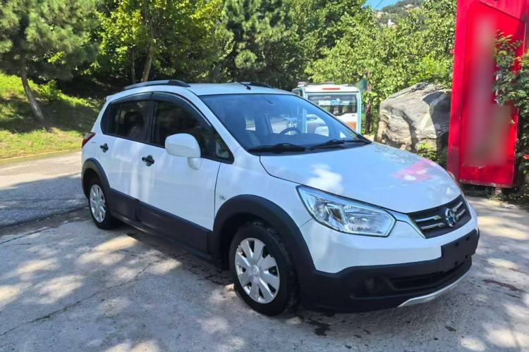 Used Venucia R50X 2015 1.6L Manual Trend Edition Exterior 2