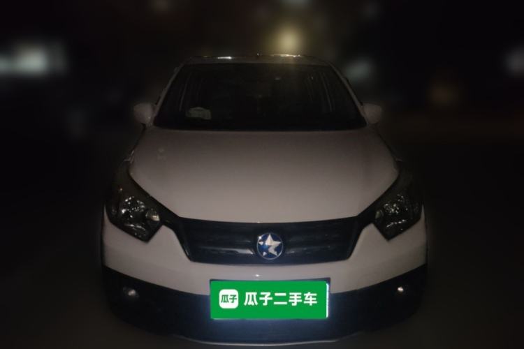 Used Venucia R50X 2015 1.6L Manual Luxury Edition Front