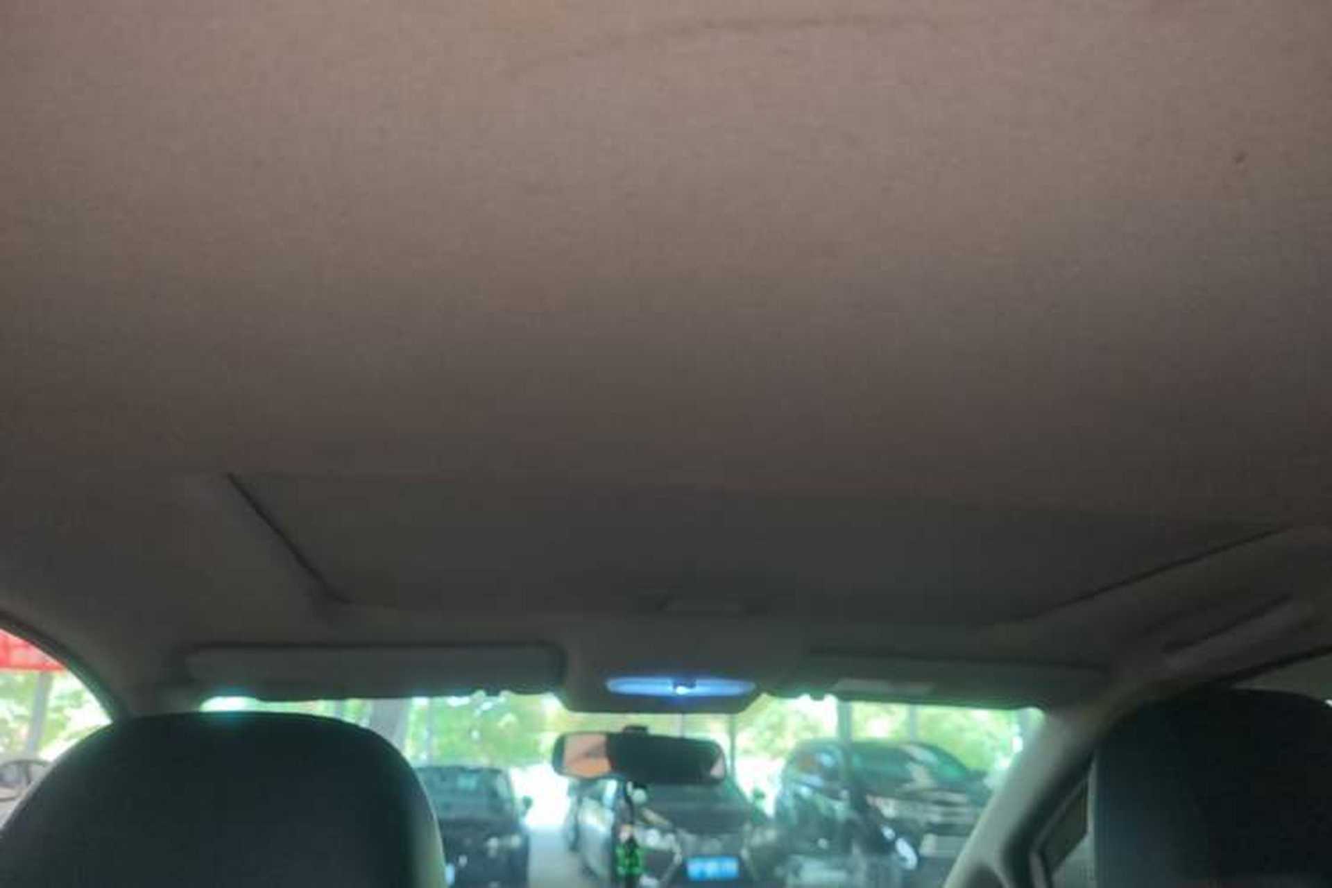 Used Venucia R50X 2015 1.6L Manual Luxury Edition Headliner