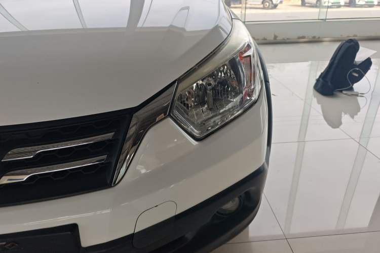 Used Venucia R50X 2015 1.6L Manual Luxury Edition Left Front Headlight