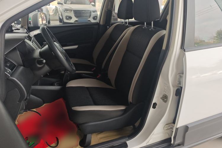 Used Venucia R50X 2015 1.6L Manual Luxury Edition Left Front Seat