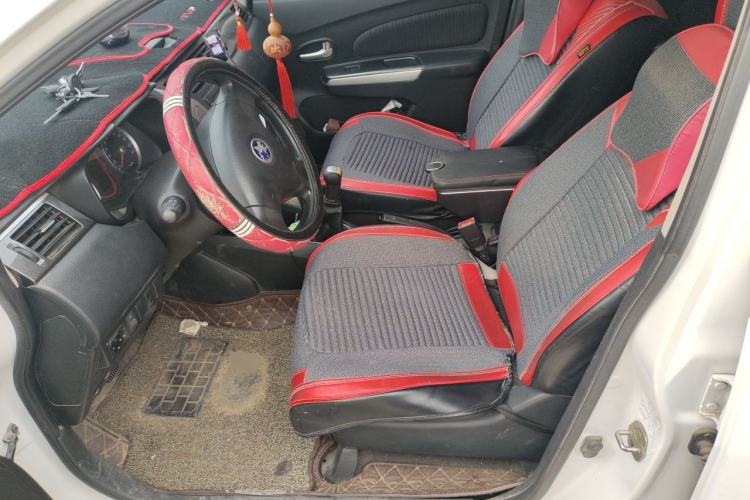 Used Venucia R50X 2015 1.6L Manual Trend Edition Left Front Seat